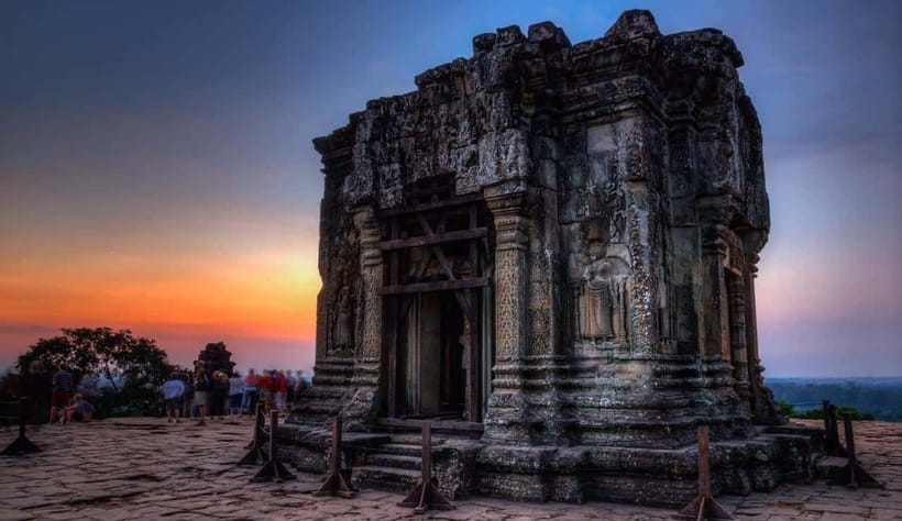 Phnom Bakheng Sunset Tour, Pre Rup, Neak Pean, Preah Khan - Neak Pean and Jayatataka Baray: a temple on water’s edge