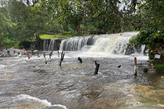 Phnom Kulen Waterfall and Banteay Srei Temple Tour from Siem Reap - Banteay Srei Temple: Pink Sandstone Carvings Worth Making Time For
