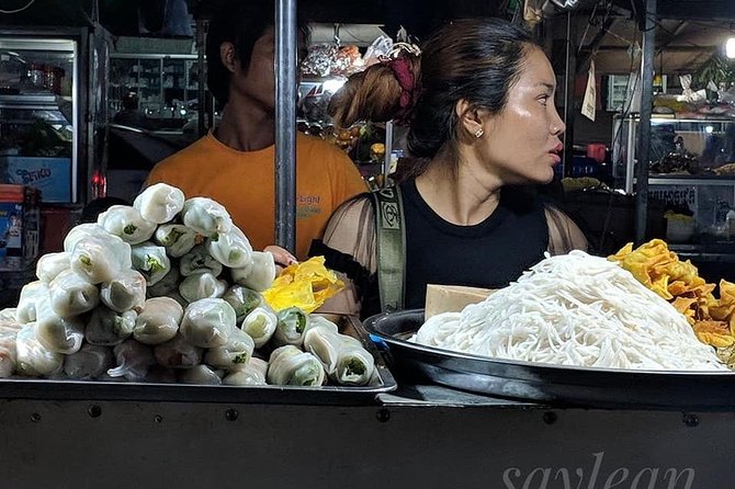 Phnom Penh Nightlife Street Food Tours - Phnom Penh Night Market: the one-hour highlight where the whole scene is the show