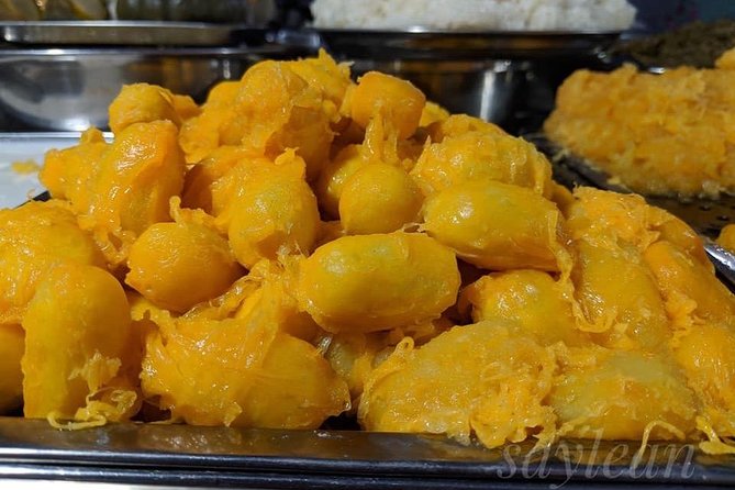 Phnom Penh Nightlife Street Food Tours - Drinks, insects, and the art of choosing your comfort zone