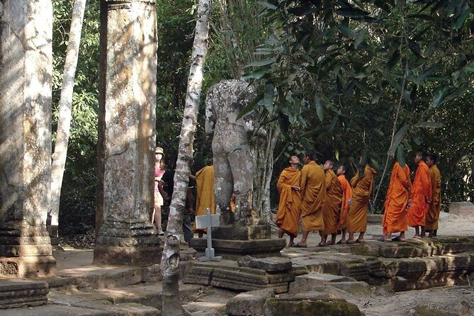 Preah Khan, Neak Pean and Pre-Rup Private Tour - The guide matters: Sim’s angle is what makes the stones readable