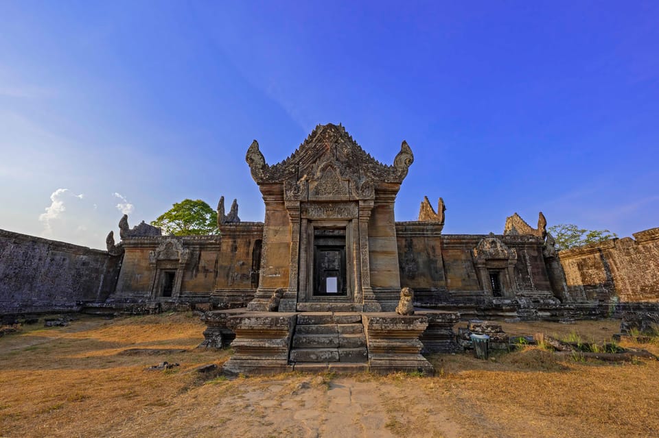 Preah Vihear, Koh Ker and Beng Mealea Private Day Tour - Preah Vihear: the 700-meter cliff and the 4x4 approach