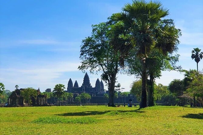 Private 2 Days Angkor Wat Sunrise and Discover all Major Temples - Day 2: Banteay Srei Beauty and the East Baray Area