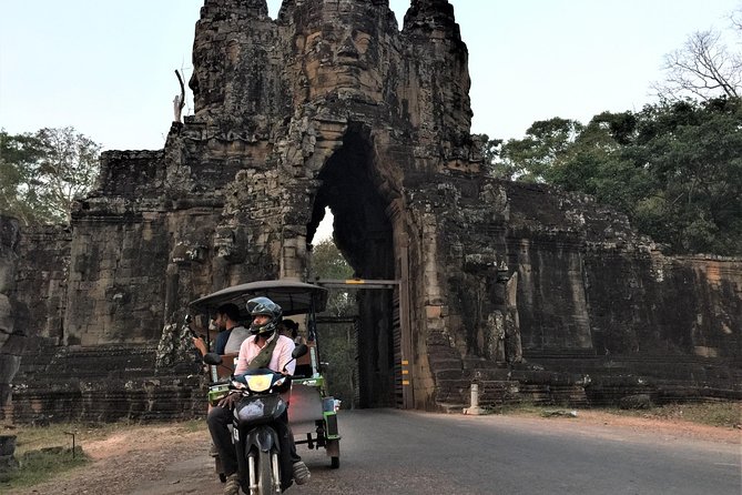 Private Angkor Sunrise Bayon Ta Prohm Bonteay Srie Vip Tour - Ta Prohm in full “Tomb Raider” mode: trees, roots, and big shapes
