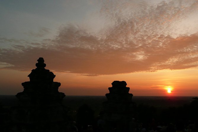 Private Angkor Wat Guided Sunset Tour - What a professional guide adds (beyond reading signs)