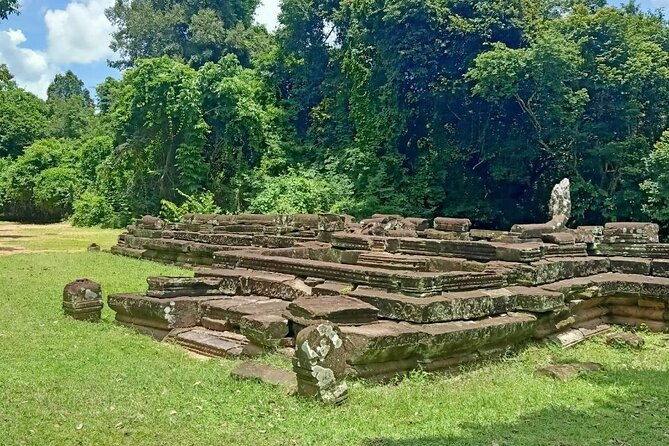 Private Angkor Wat Guided Sunset Tour - Getting around in air-conditioned comfort (and staying sane)
