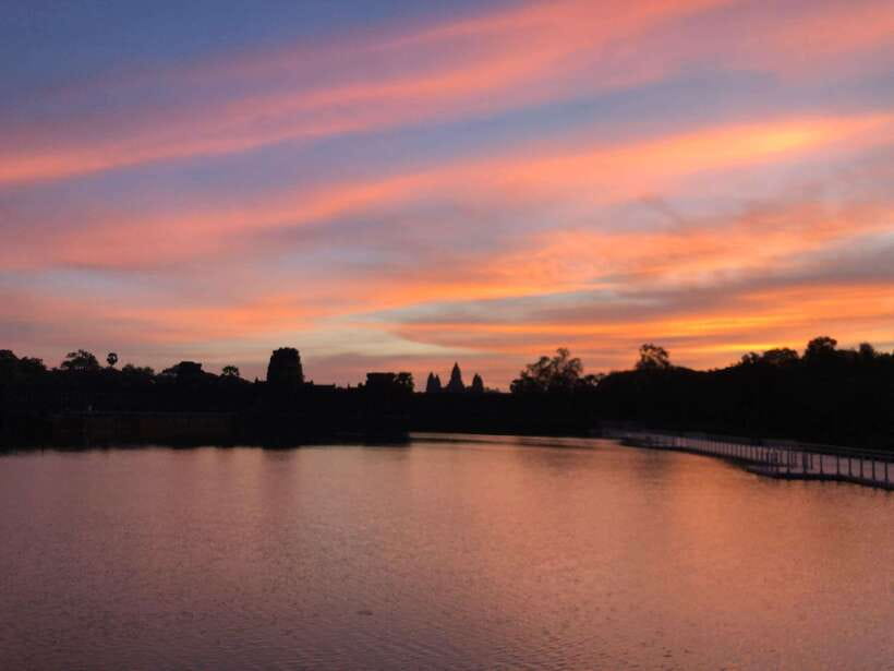 Private Angkor Wat Sunrise Tours And Sunset Floating Village - Angkor Wat at first light: what you’re really seeing