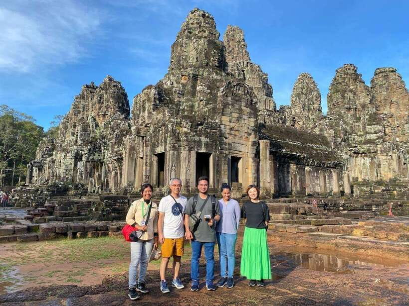 Private Angkor Wat Sunset Tour with Lunch and Snack Included - Lunch Near the Temples: Real Fuel for the Heat