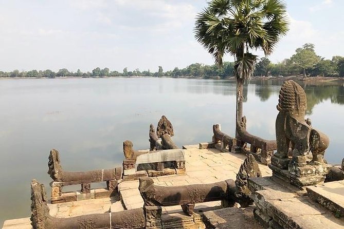 Private Angkor Wat Tour from Siem Reap - Phnom Bakheng sunset: why the timing matters
