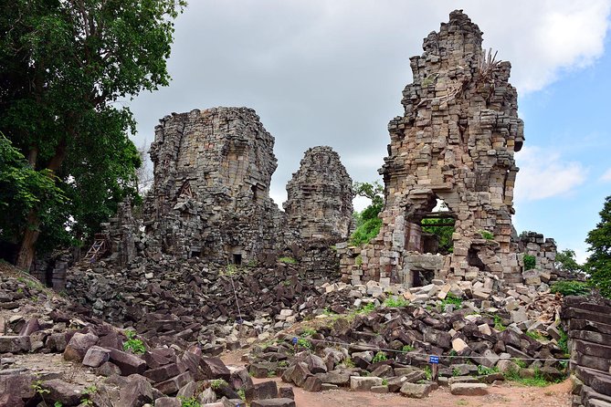Private Banteay Chhmar, Banteay Toap & Ang Trapaeng Thma Guided Tour - Dinner Inside the Temple Area: One of the Most Memorable Perks
