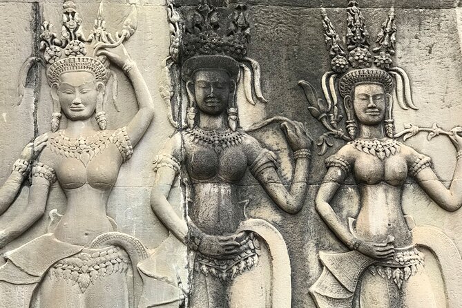 Private Guided Angkor Wat Tour by Lady Tuk Tuk with Monk Blessing - Angkor Wat: galleries, ponds, and the stories that click