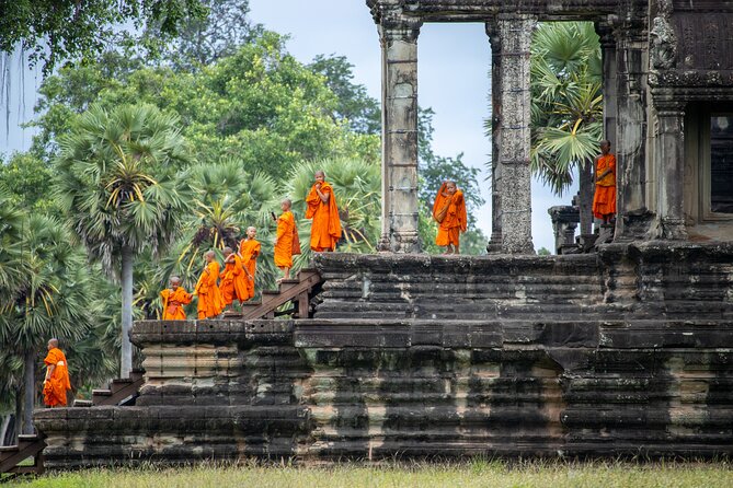 Private Guided Tour To Angkor Wat & Its Surrounding-Angkor Park - Stop 1: Angkor Wat for 2 Hours of Big-Temple Clarity