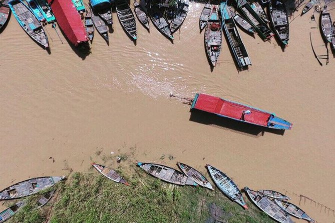 Private Kompong Phluk Floating Village Guided Tour - The main show: motorized boat cruise through floating buildings