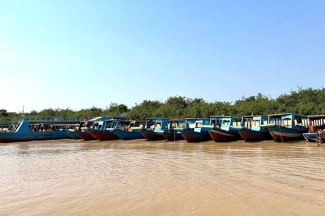 Private Kompong Phluk Floating Village Guided Tour - From the pagoda or market to the boats