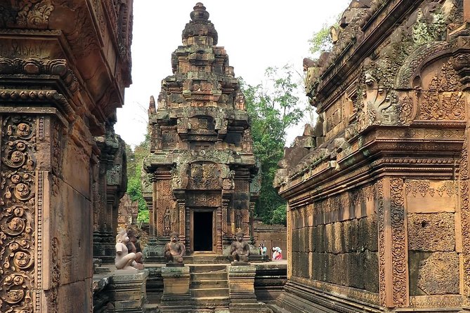 Private Kulen Mountain-Banteay Srei and Kampong Phluk Village - Community Support: Half the Profits Go to Education