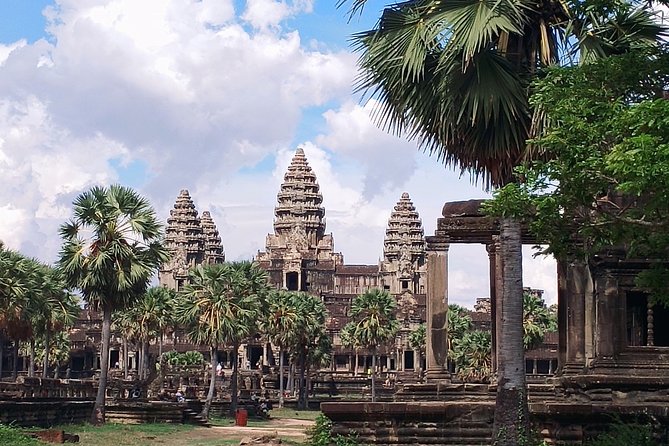 Private One Day Tour with Sunrise at Angkor Wat - A private English-speaking guide means fewer dead ends