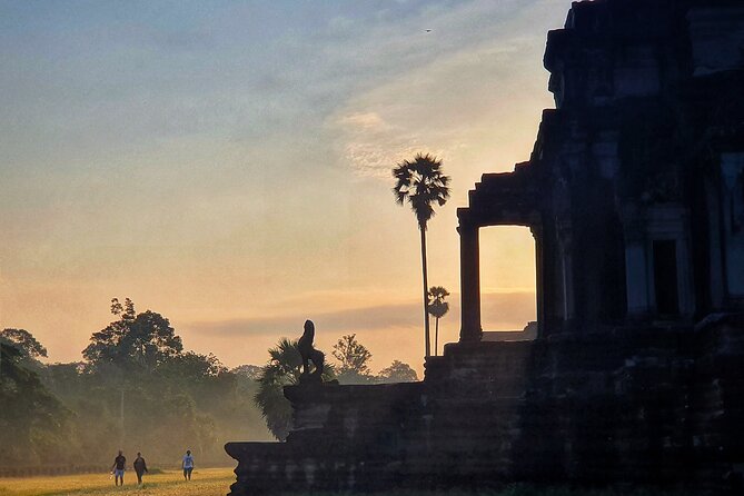 Private Sunrise & Angkor Complex by English Speaking Van Driver - Quick hits before you go
