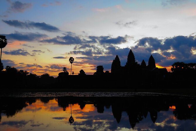 Private Sunrise & Angkor Complex by English Speaking Van Driver - Your private English-speaking van: comfort that matters at Angkor