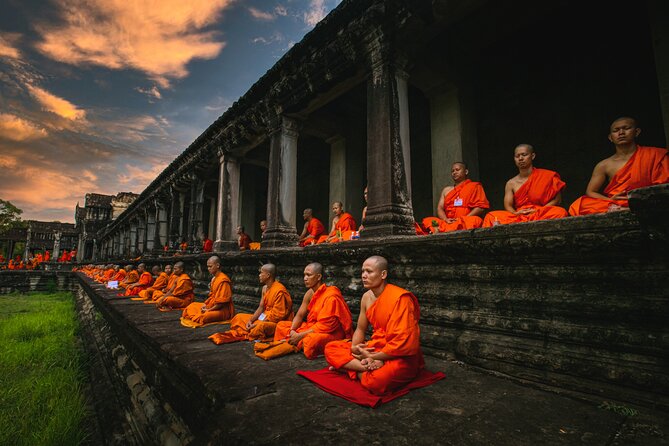 Private Sunrise & Angkor Complex by English Speaking Van Driver - When weather and sunrise don’t cooperate