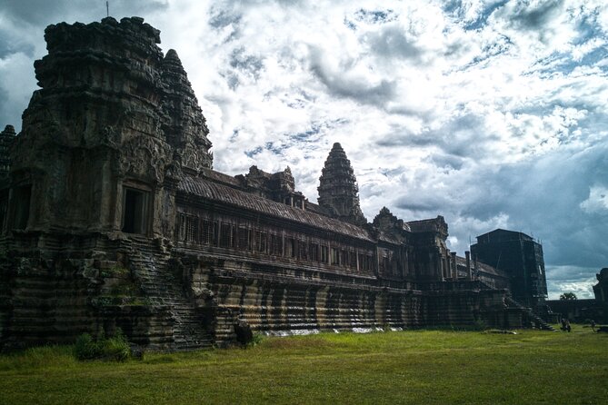 Private Sunrise Angkor Wat Tour with pickup from your hotel - Why the early pickup matters at Angkor Wat