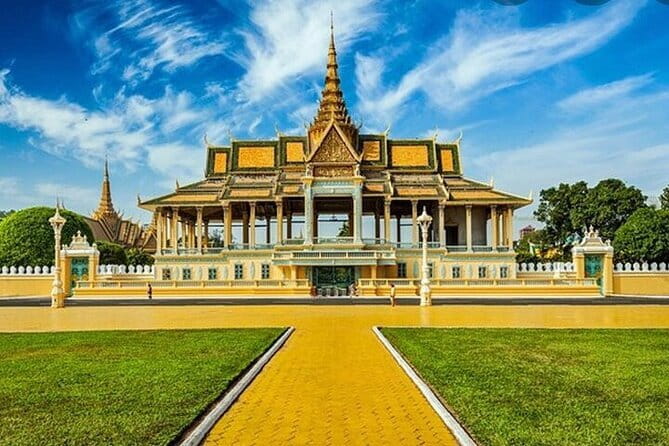 Private Taxi from Siem Reap to Phnom Penh - Speak English Driver - The English-speaking driver factor (it’s not just convenience)