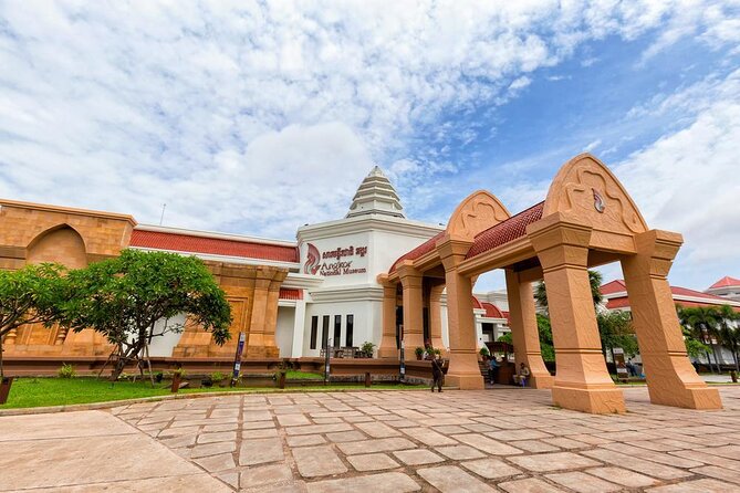 Private Tour: HERO Rats & Angkor National Museum - Why the Hero Rats and Killing Fields pairing works