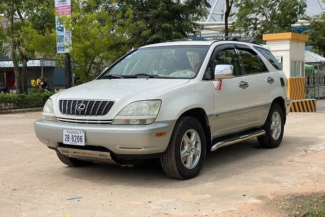 Private Transfer from Siem Reap Angkor Int'l Airport to Town - Where It Drops You: Old Market Bridge and the Convenience Factor