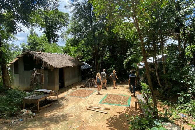 Private Vehicle - Kulen Waterfall and 1000 Lingas - River of a Thousand Lingas: sacred carvings under your feet