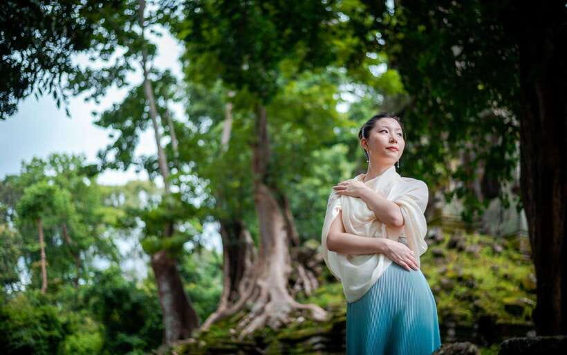 Professional Photoshoot in Angkor Archaeological Park - How the posing guidance actually changes your photos