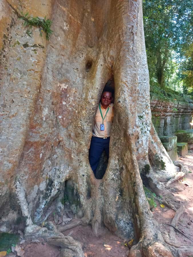 Shared day tour with Spanish-speaking guide at Angkor Temple. - Bayon’s carved faces plus the Terrace of the Elephants and Leper Kings