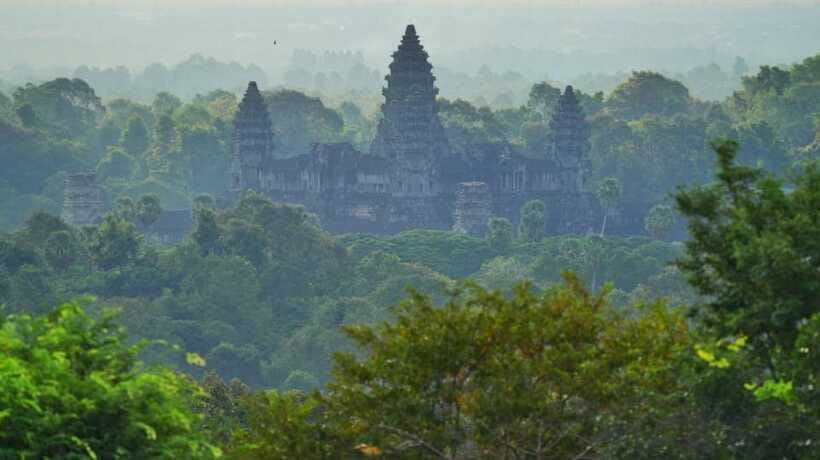 Shared day tour with Spanish-speaking guide at Angkor Temple. - Ta Phrom: seeing the jungle temple that feels frozen in time