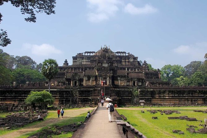Shared Tour to Angkor Wat, Bayon and Ta Prohm Temples - Angkor Thom South Gate (Tonle Oum, 20 minutes): quick stop, strong orientation