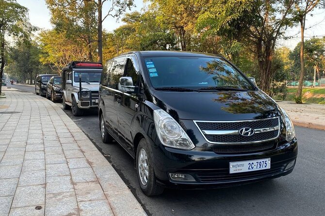 Siem Reap Airport Transfer with Fast Track Immigration Service - The name sign and aircraft-exit meet: the part that prevents chaos