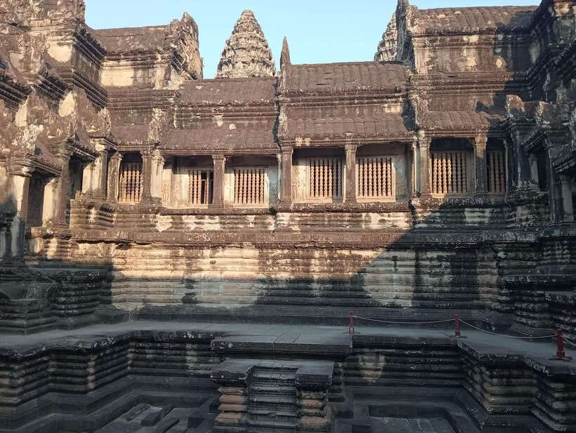 Siem Reap: Angkor Full-Day Group Tour with Japanese Guide - Japanese Guide at Angkor: Why It Actually Helps