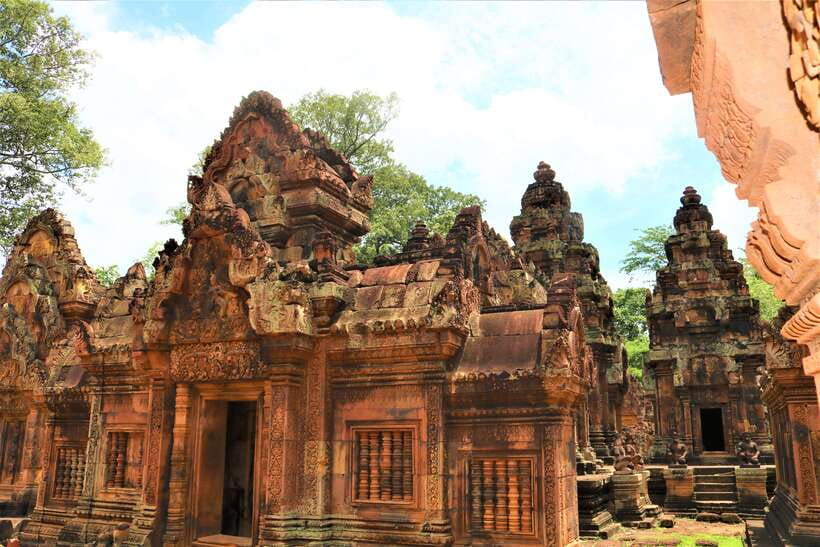 Siem Reap: Angkor Sunrise 1- or 2-Day Guided Temples Tour - Price and Value: What $19 Really Buys You