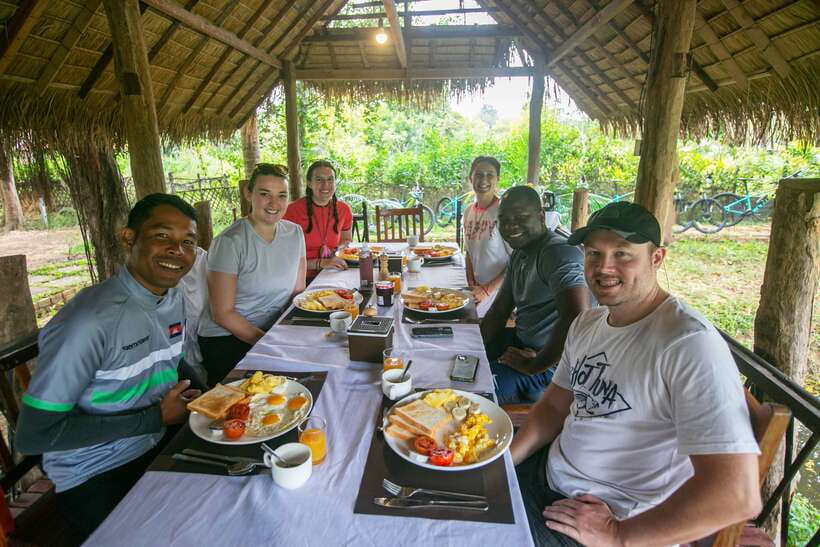 Siem Reap: Angkor Sunrise 2 Days Guided Bike Tour - Why This Two-Day Bike Format Works for Angkor