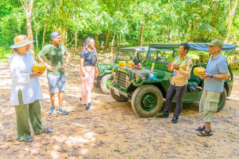 Siem Reap: Angkor Sunrise Jeep Tour / SUV Car Available - The quieter stop at Srah Srang and the lunch break