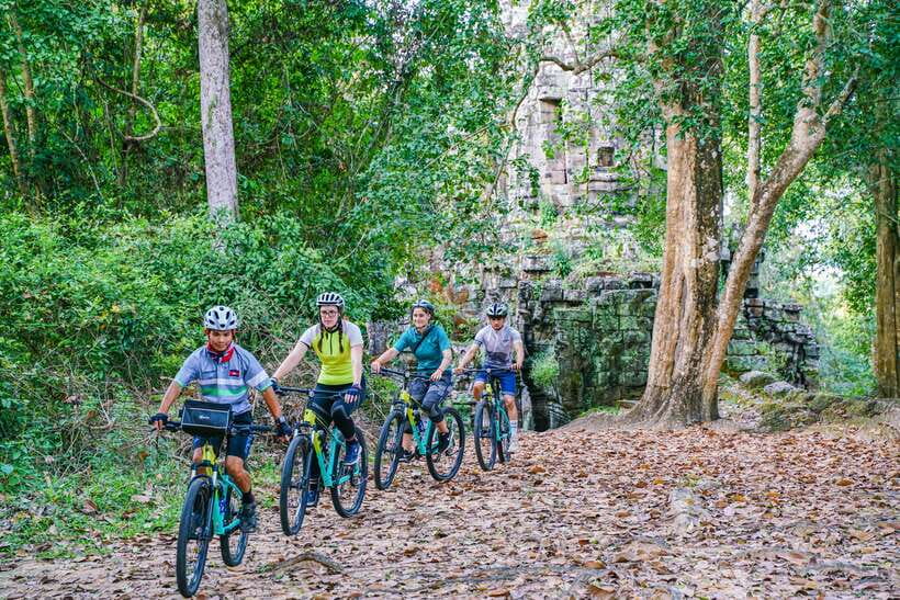 Siem Reap: Angkor Sunset Bike & Boat Tour /E-Bike Available - What to bring (so rain or shine doesn’t ruin the day)