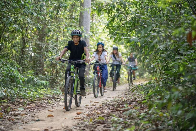 Siem Reap: Angkor Temples Off-Track Bicycle Tour - Lunch in the jungle: fuel that keeps the day enjoyable