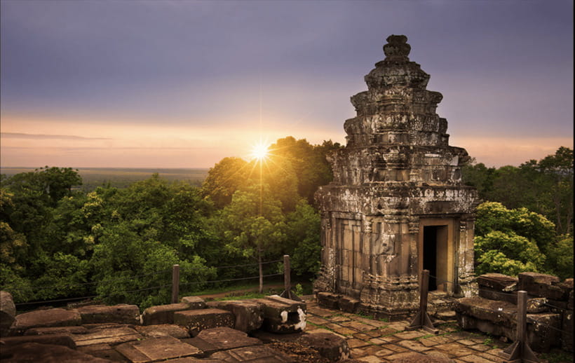 Siem Reap: Angkor Temples Tour - Shared Tours tours guide - South Gate area: starting with the complex instead of jumping straight in