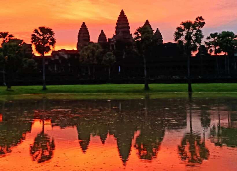 Siem Reap: Angkor Wat 2day Big and Small Circuit Guided Tour - Two days in Siem Reap that are timed for real light