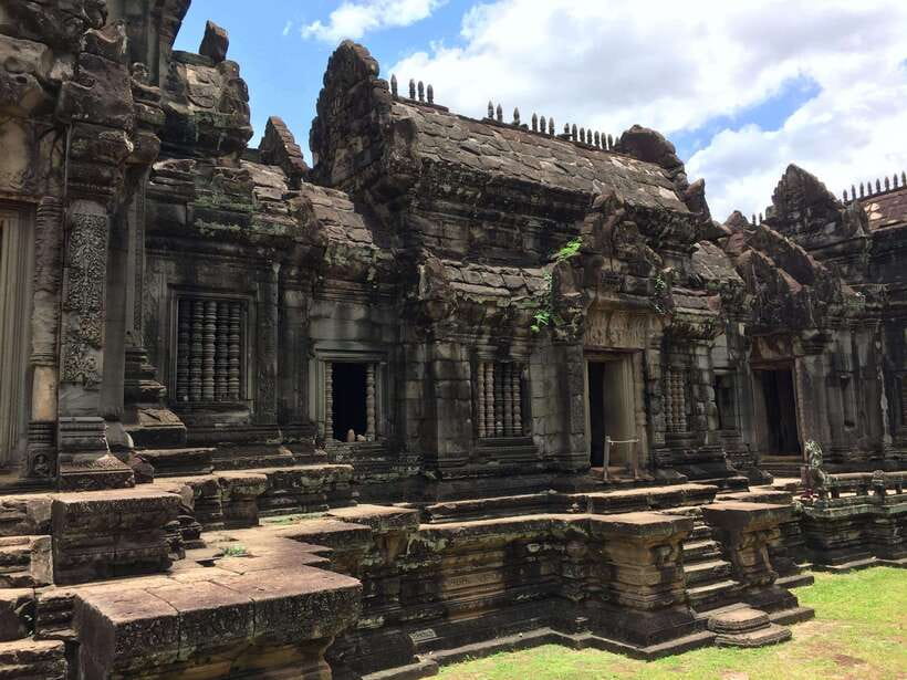 Siem Reap: Angkor Wat, Angkor Thom, and Banteay Srei Tour - South Gate into Angkor Thom: positioning yourself for the big reveal