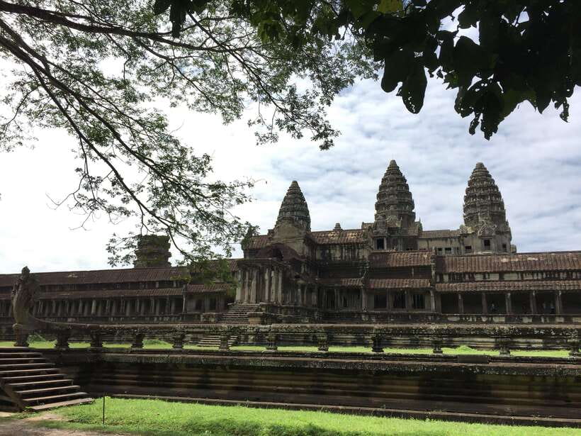 Siem Reap: Angkor Wat Half-Day Trip with Local Guide - Key Things to Know Before You Go