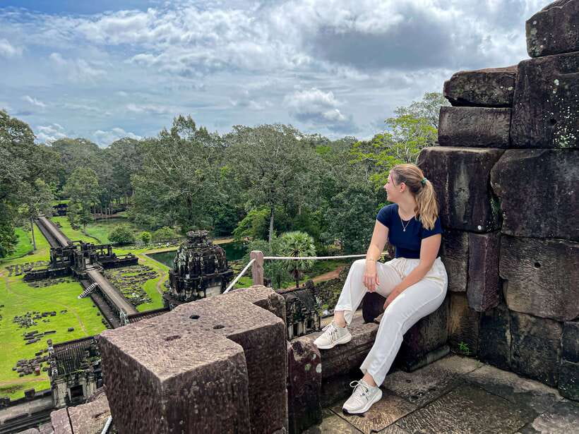 Siem Reap: Angkor Wat Small-Group Day Tour and Sunset - Phnom Bakheng Sunset Climb: The Finale You Plan Around