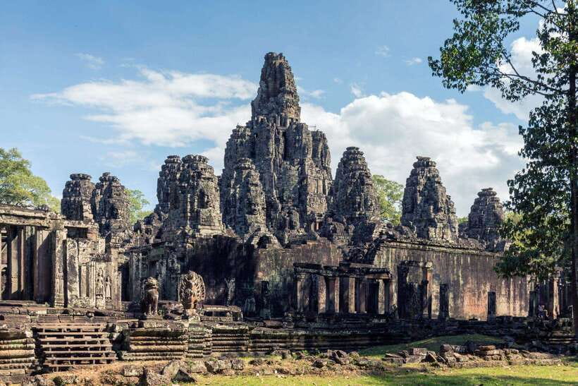 Siem Reap: Angkor Wat Small-Group Full Day Tour and Sunset - Bayon’s stone faces, plus the royal terraces that explain the temple mindset