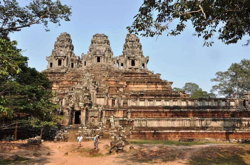 Siem Reap: Angkor Wat Small-group Sunrise or Sunset Tour - Transportation, timing, and how the 8-hour format feels