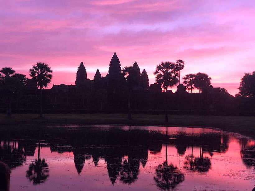 Siem Reap: Angkor Wat: Small-Group Sunrise Tour - Srah Srang breakfast break: recharge before the next temples