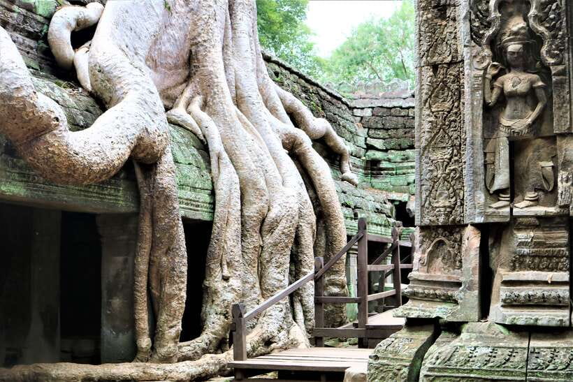 Siem Reap: Angkor Wat Sunrise and Best Temples Tour - Breakfast and breaks at Srah Srang: where the day gets manageable