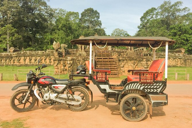 Siem Reap: Angkor Wat Sunrise & Explore Angkor Temples With Guide - Bayon Temple’s 54 Towers and the Human Side of Khmer Art