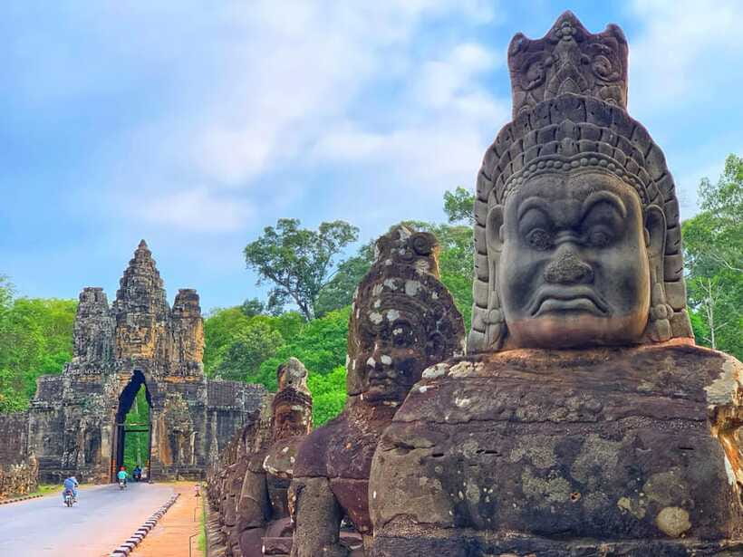 Siem Reap: Angkor Wat Sunrise for Group or Private Tours - Tonle Om Gate Photo Stop: A Quick Break and a Bit of Local Flavor